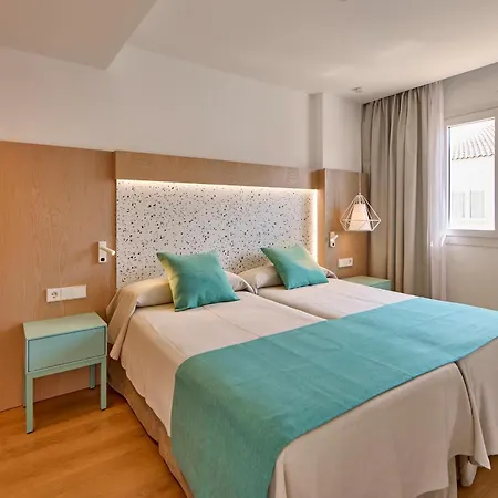 Universal Elisa Aparthotel