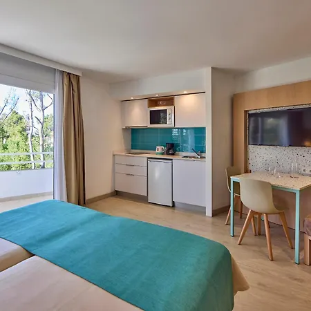 Universal Elisa Apartahotel 4*