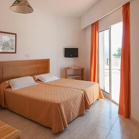 Universal Elisa Aparthotel