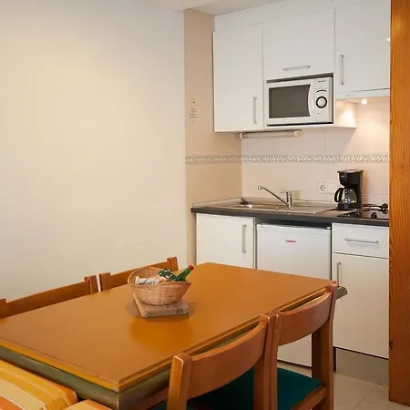 Universal Elisa Aparthotel