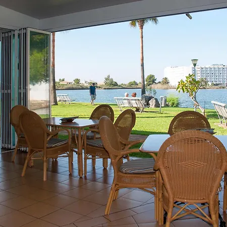 Universal Elisa Aparthotel 4*